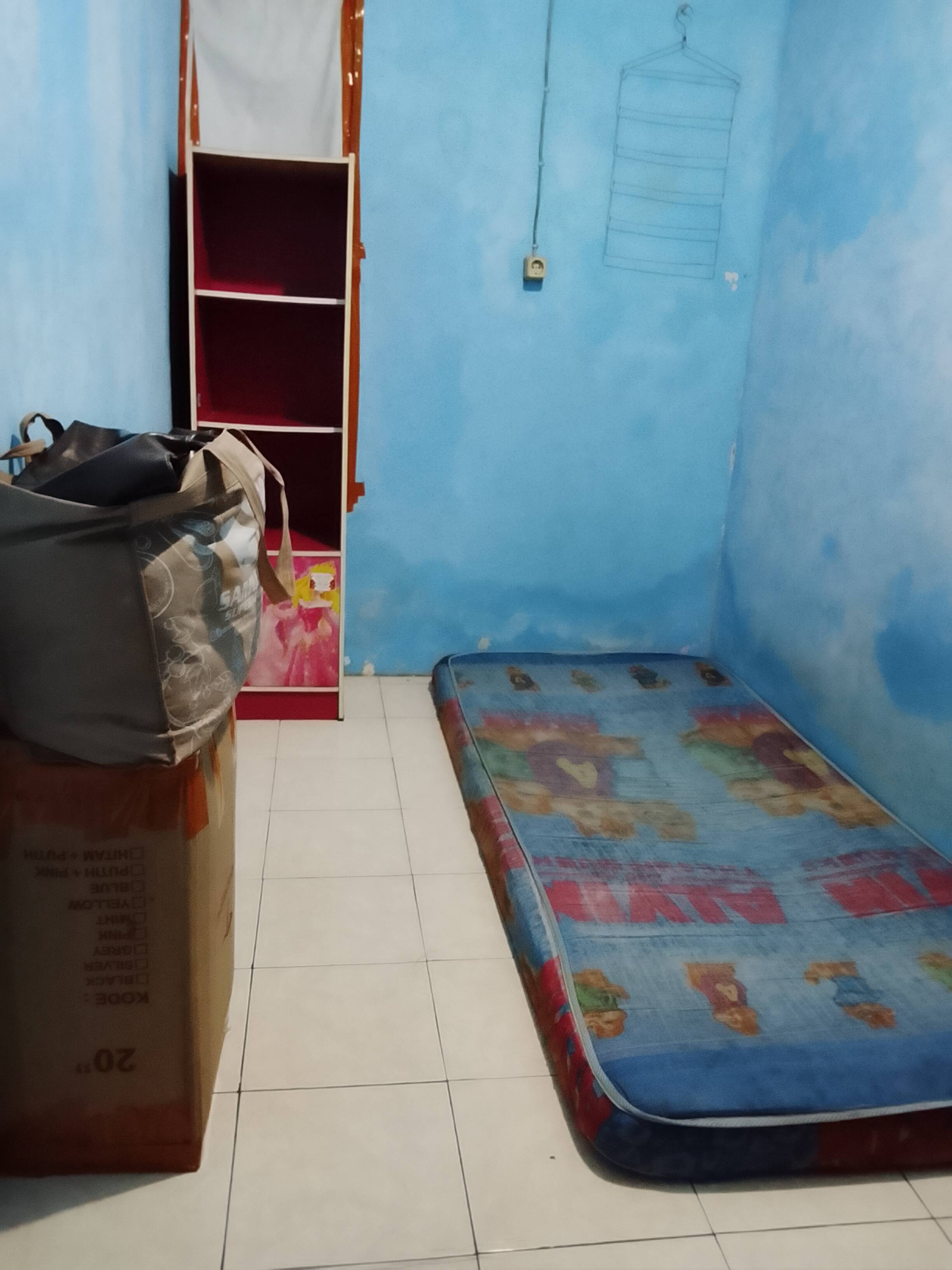Kamar Bawah Belakang