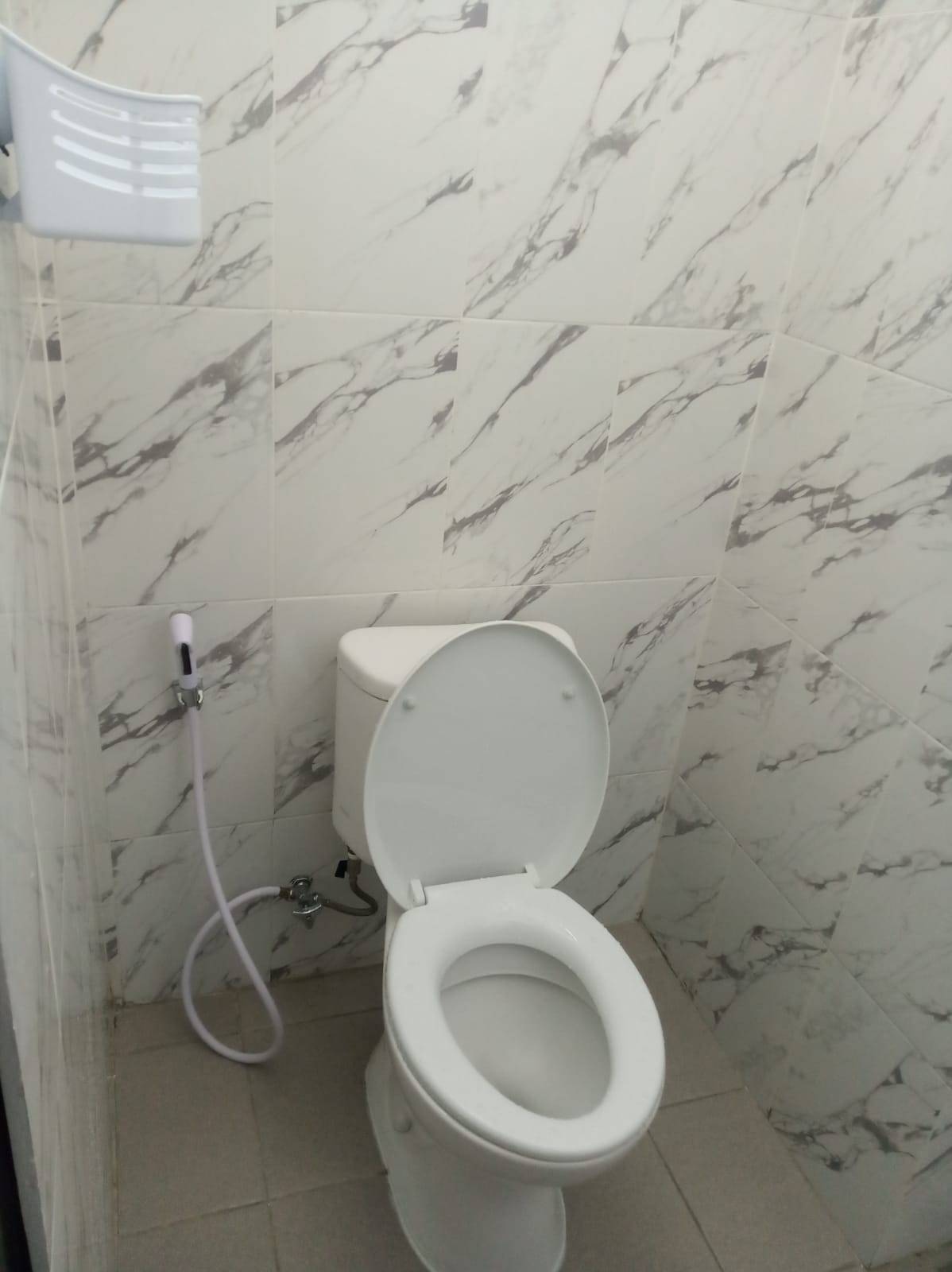 Kamar AC KM luar
