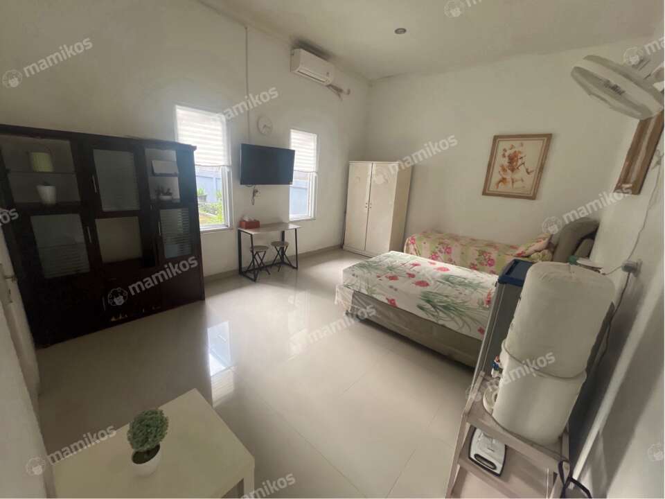 Kost Bu Lusi Pinggir Tol Pondok Melati Bekasi