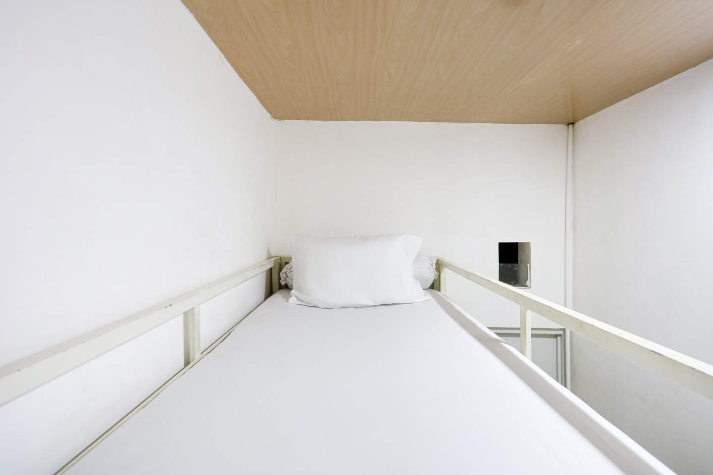 Men's Room for Rent in Surabaya - Uma Kost Putra Amber House Sukolilo Surabaya