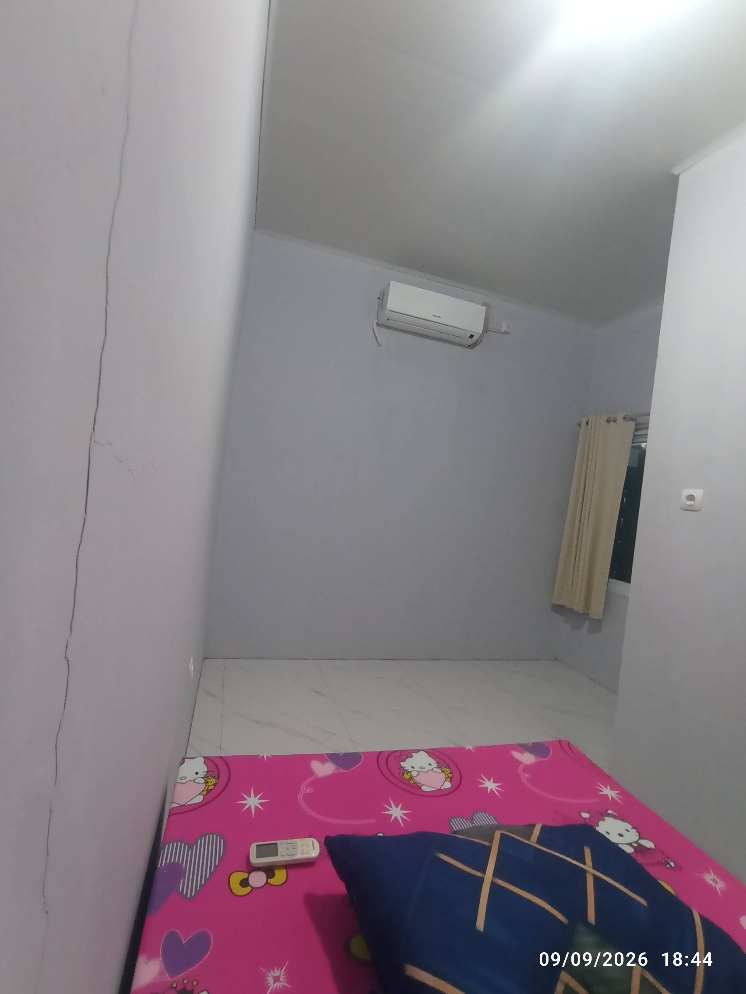 ROOM 4