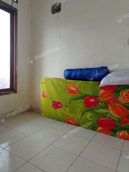 Kost Umi Ema Kramatjati Jakarta Timur