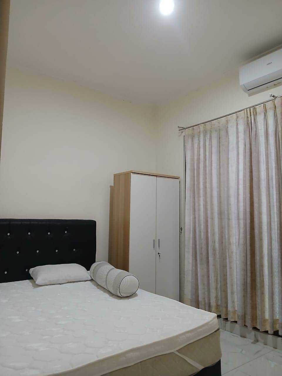 KAMAR STANDART