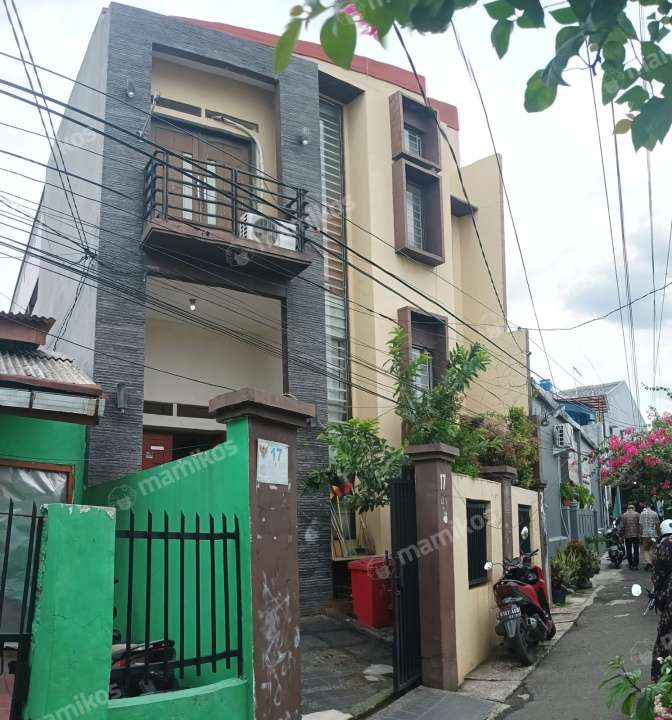 Kost Karyawan 17 Tebet Jakarta Selatan