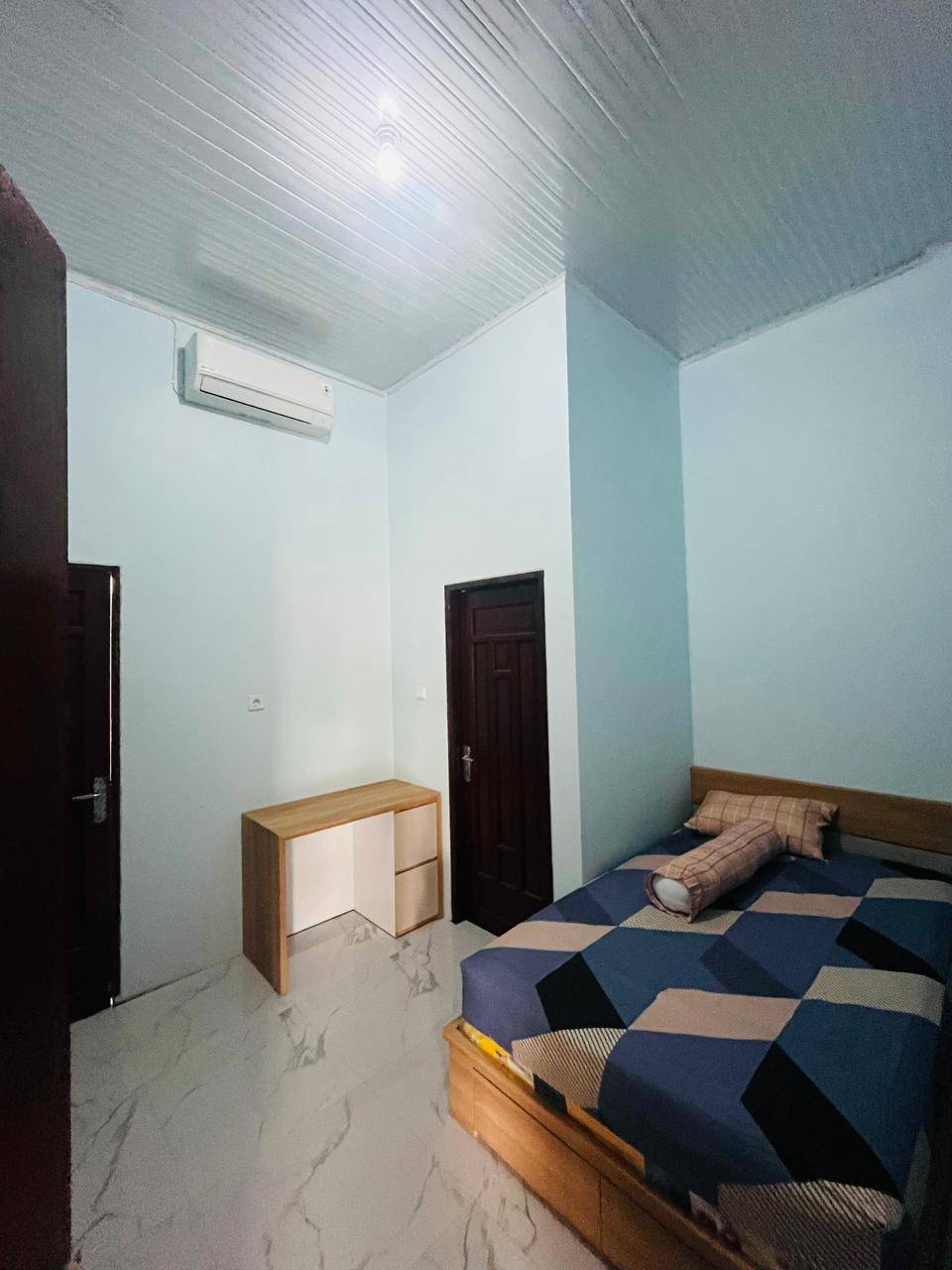 Kamar 8