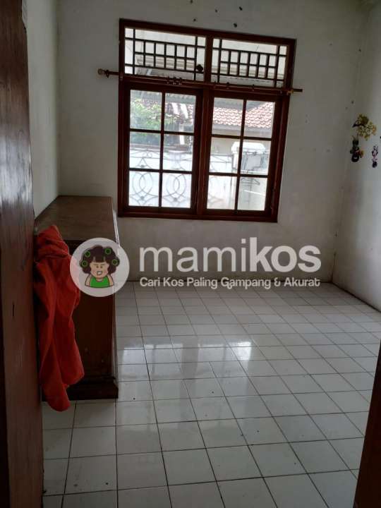 Kost Triade Amarulloh Setu Tangerang Selatan