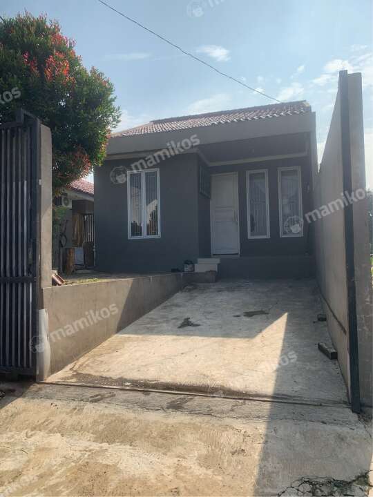 Rumah Kontrakan Fiyama Main House Setu Tangerang Selatan