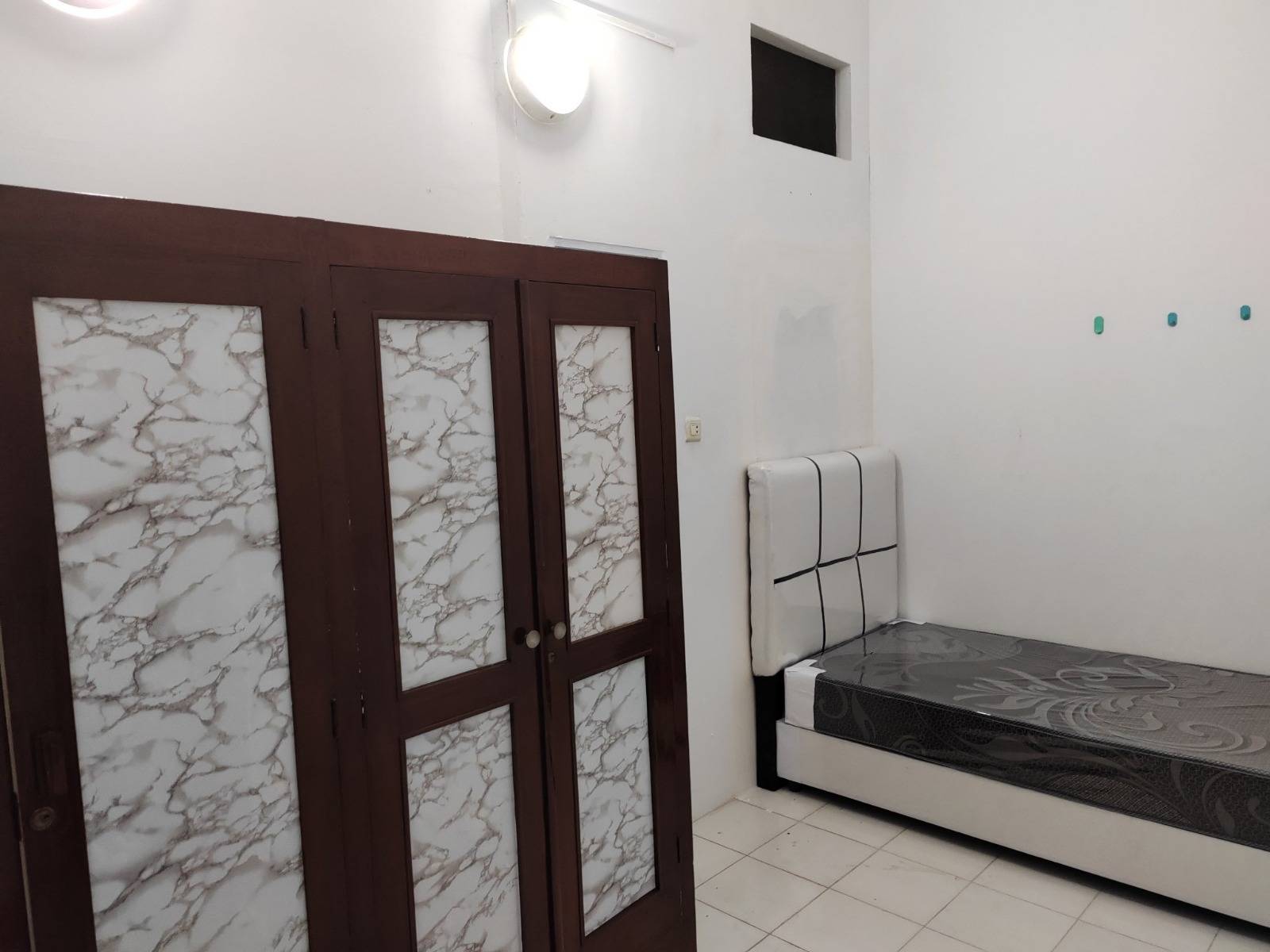 Kmr Sedang Dengan AC