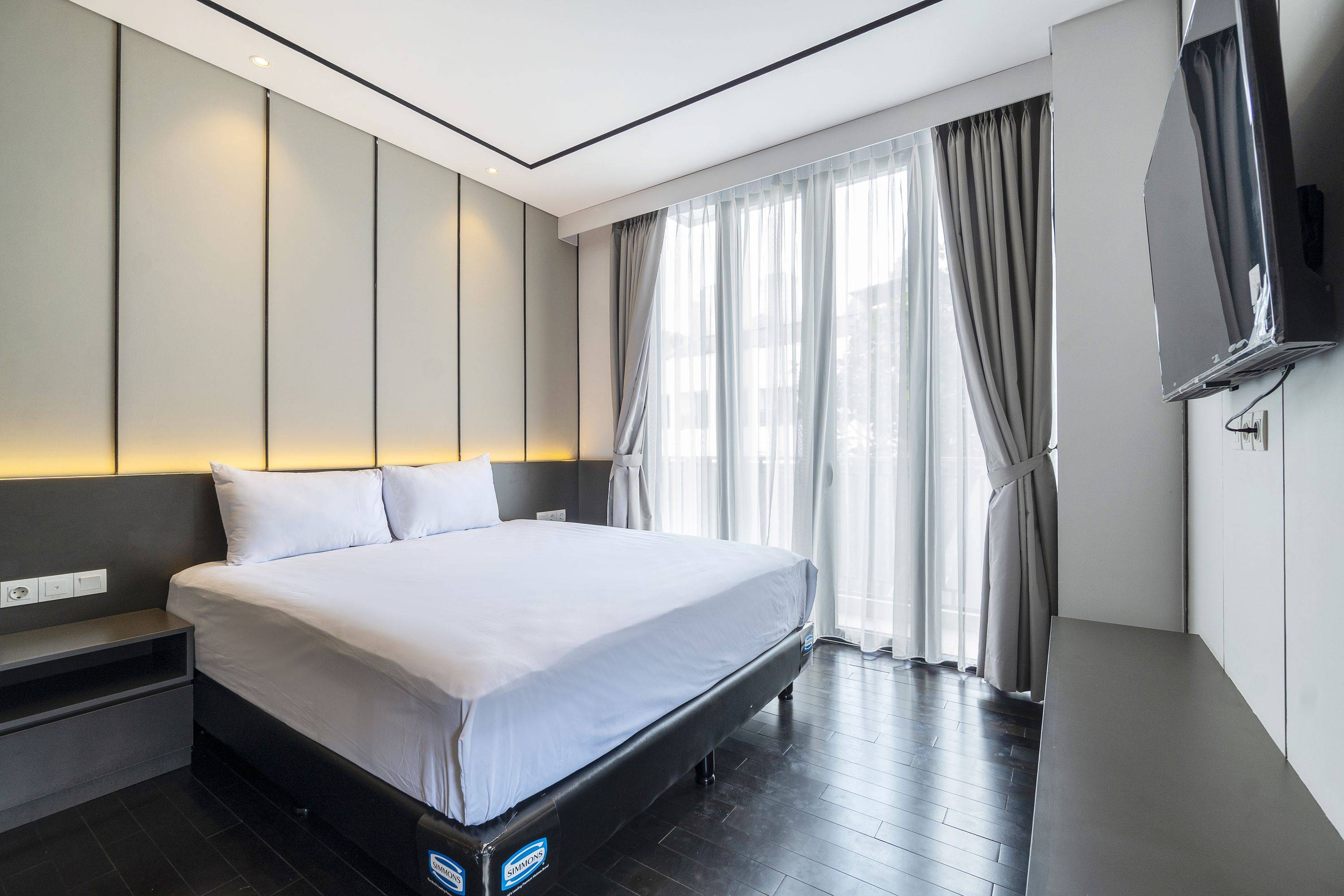 Flat Residence King J