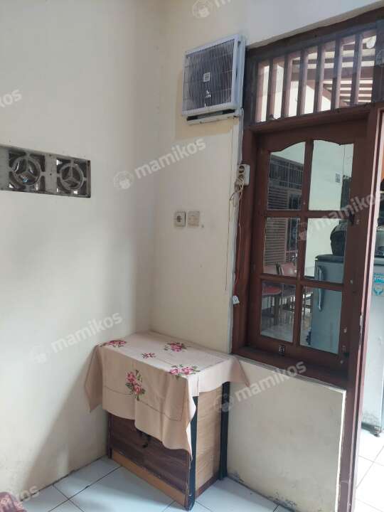 Kost Bidan Lince Lantai Dasar Kelapa Gading Jakarta Utara