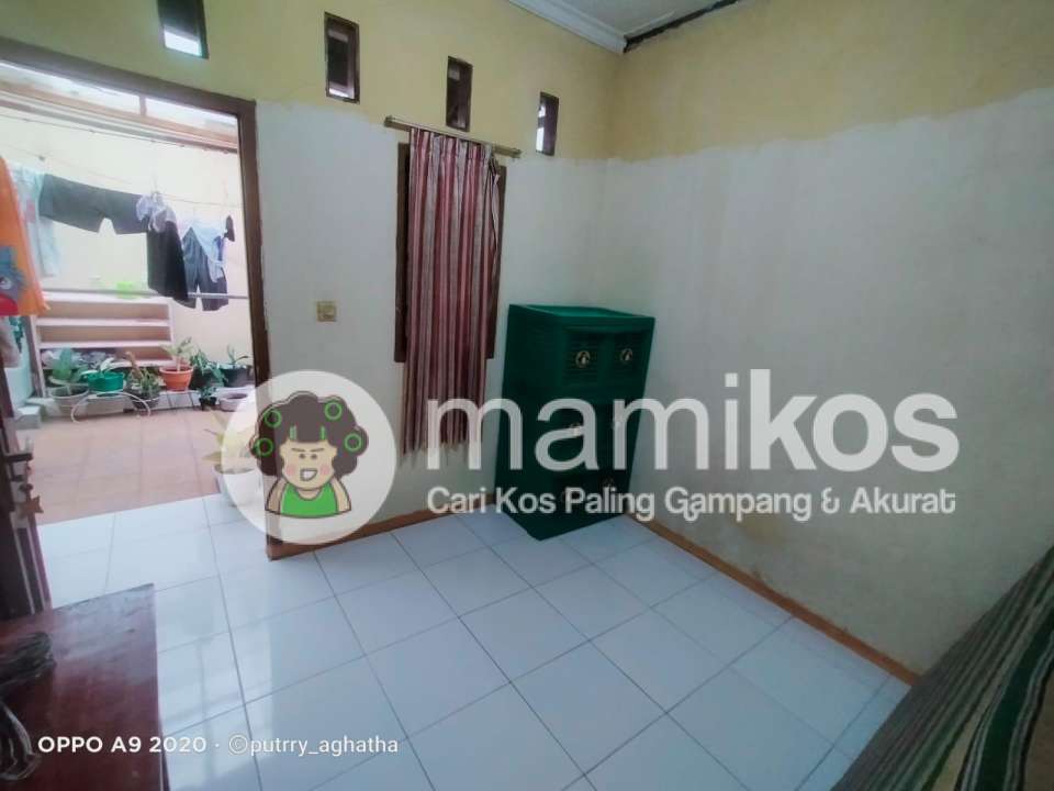 Kost Ibu Suprapti Ciputat Tangerang Selatan