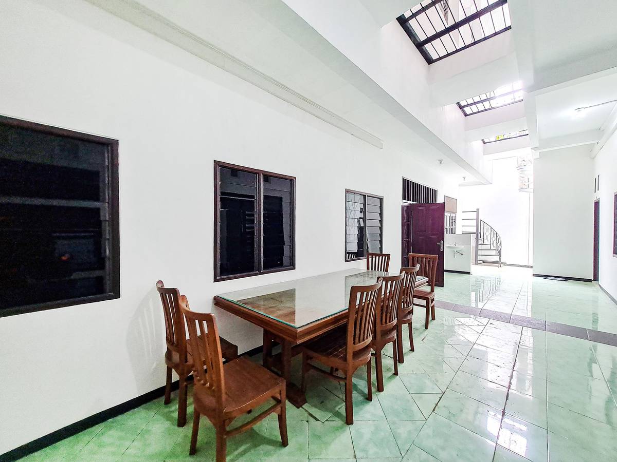 Foto Rukita Unit Mia Exclusive Kost Putra Rungkut Mejoyo Surabaya