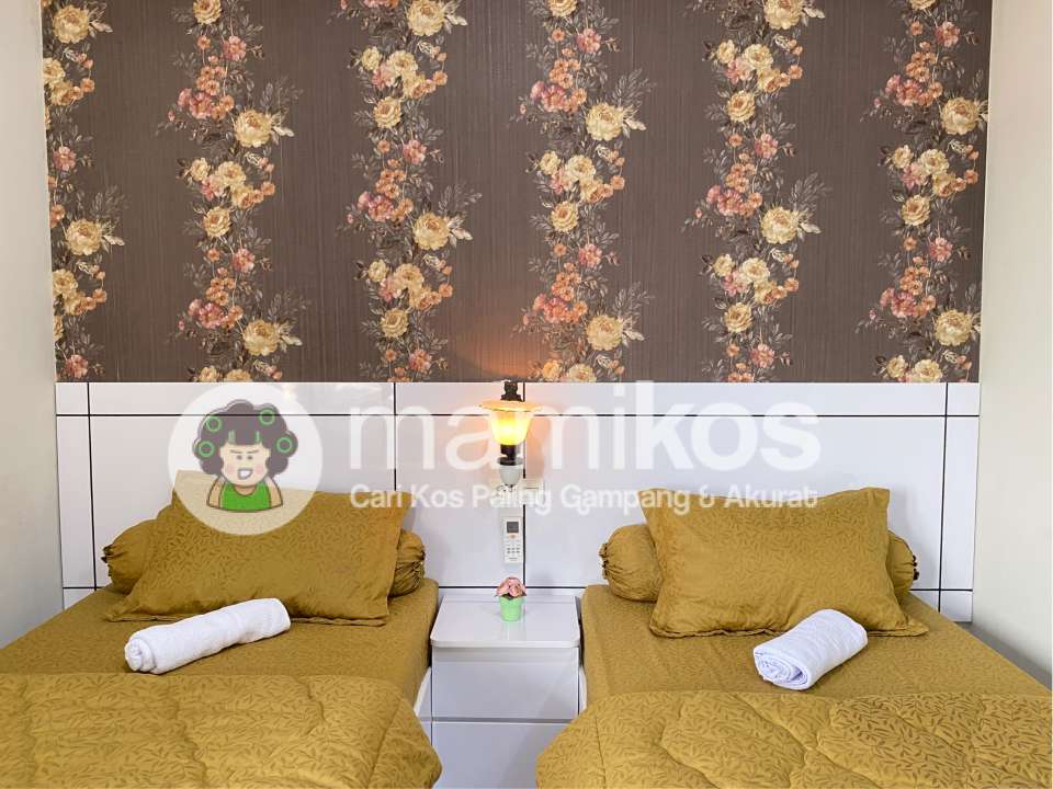 Kost Griya Fikarda Summer Gold Room Twin Bed Beji Depok