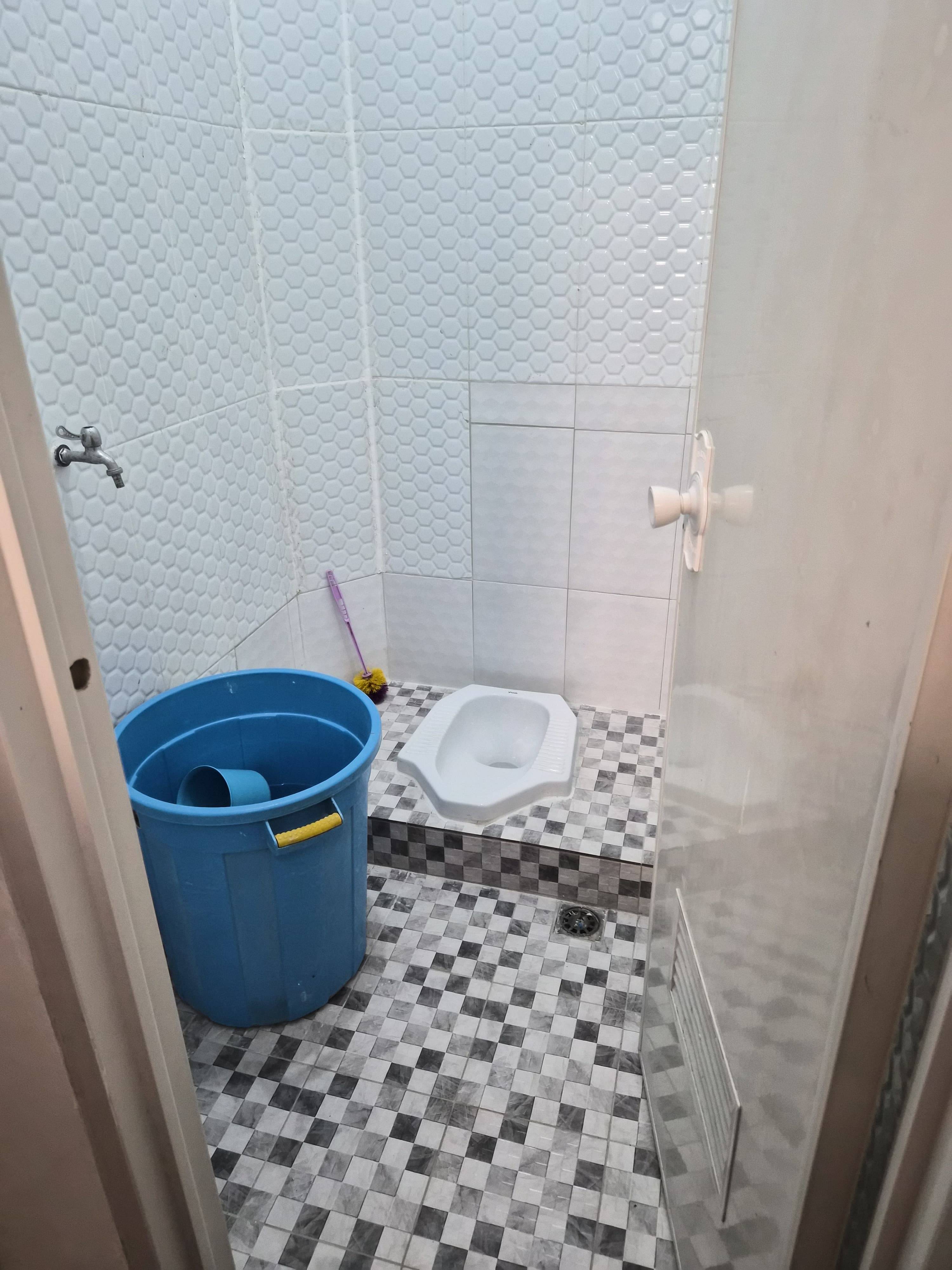 1 kamar mandi d luar