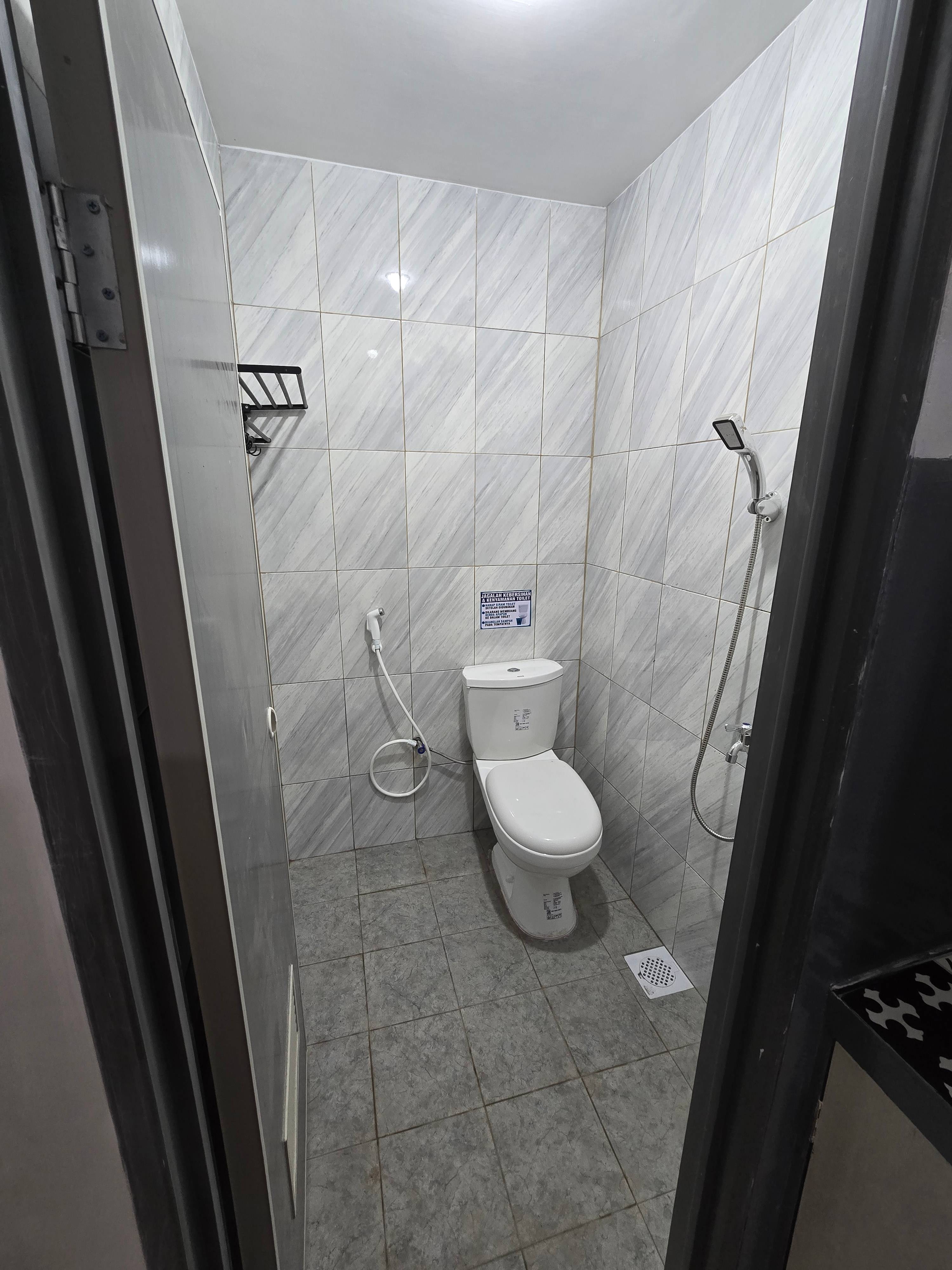 Kamar mandi luar