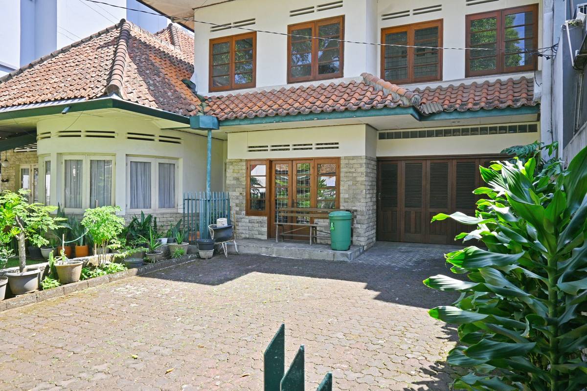 https://images.rukita.co/buildings/building/0188bbf3-434.jpg