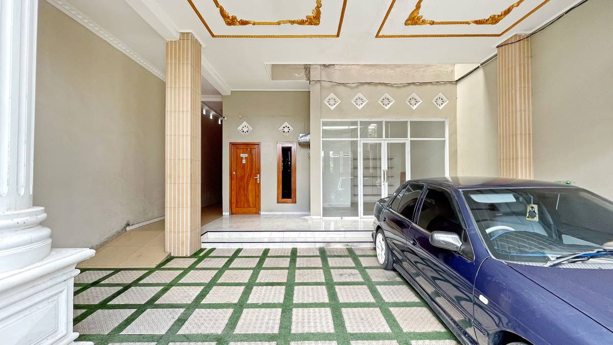 https://images.rukita.co/buildings/building/01f2b290-ba1.jpg