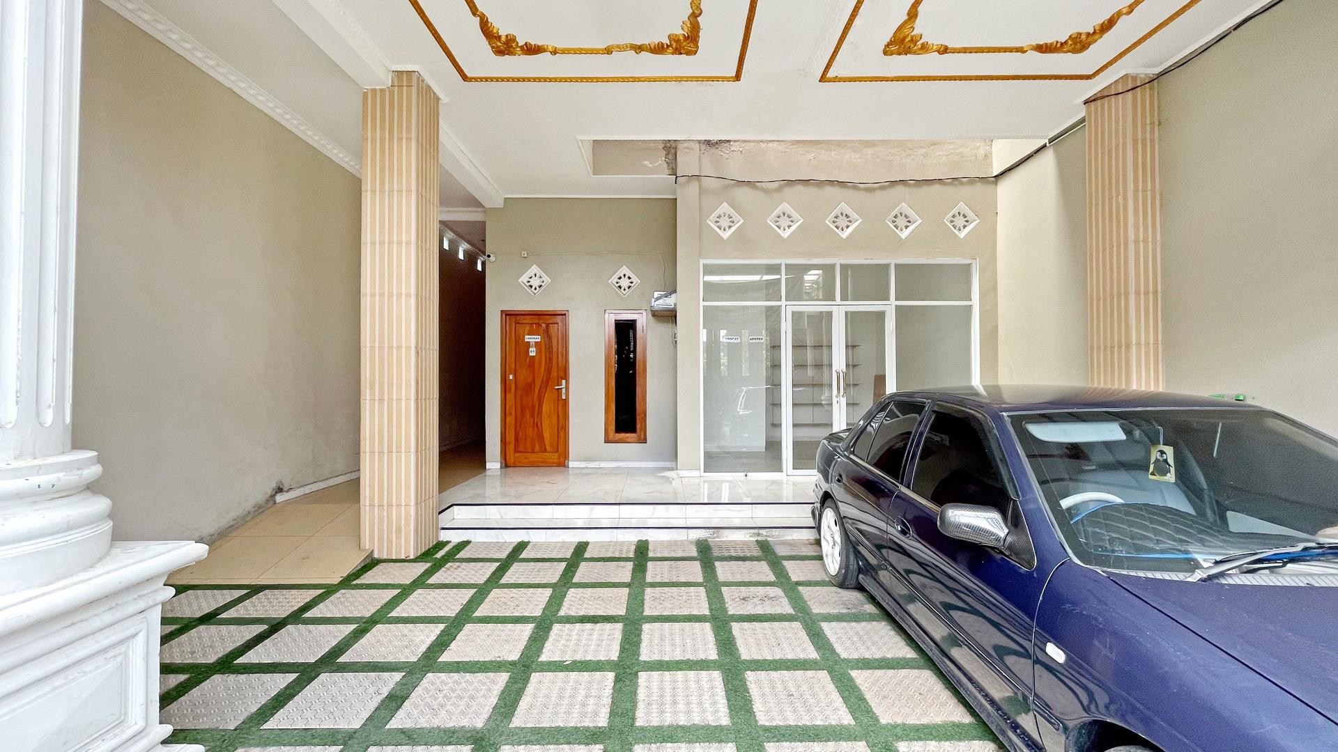 https://images.rukita.co/buildings/building/01f2b290-ba1.jpg
