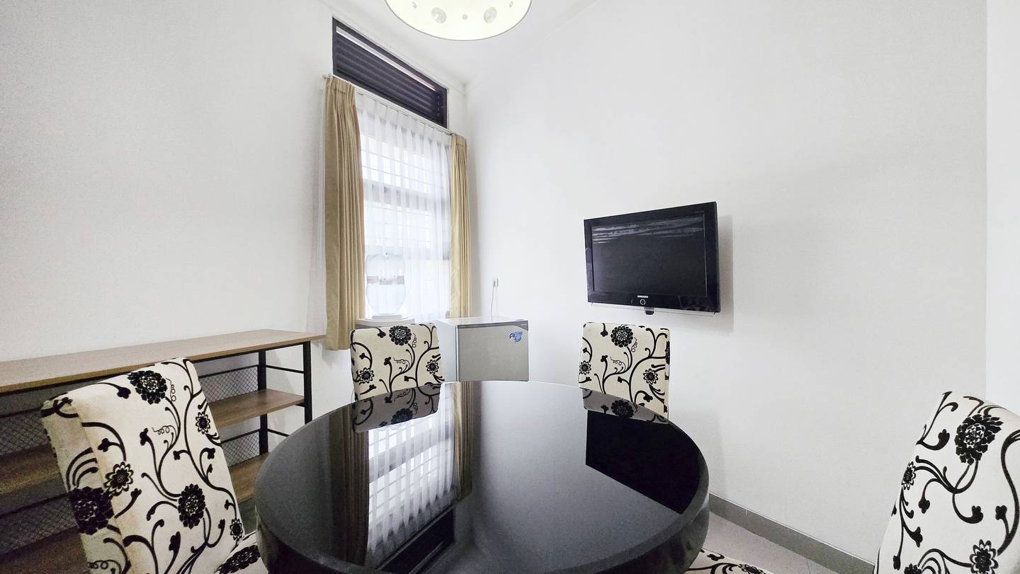 https://images.rukita.co/buildings/building/034ee608-acf.jpg
