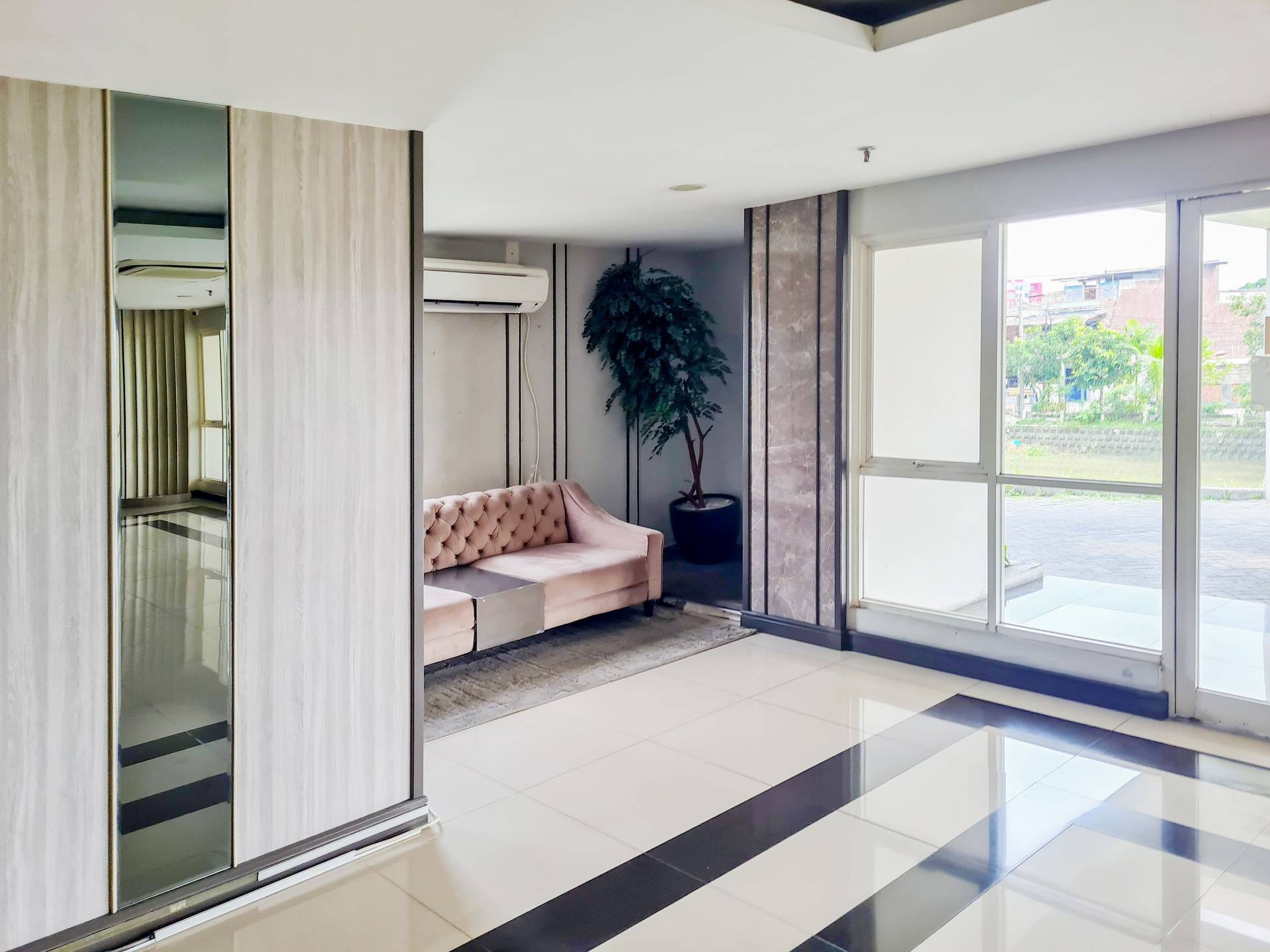 https://images.rukita.co/buildings/building/0377620e-c3b1-4c95-89b5-3de976feac49.jpg