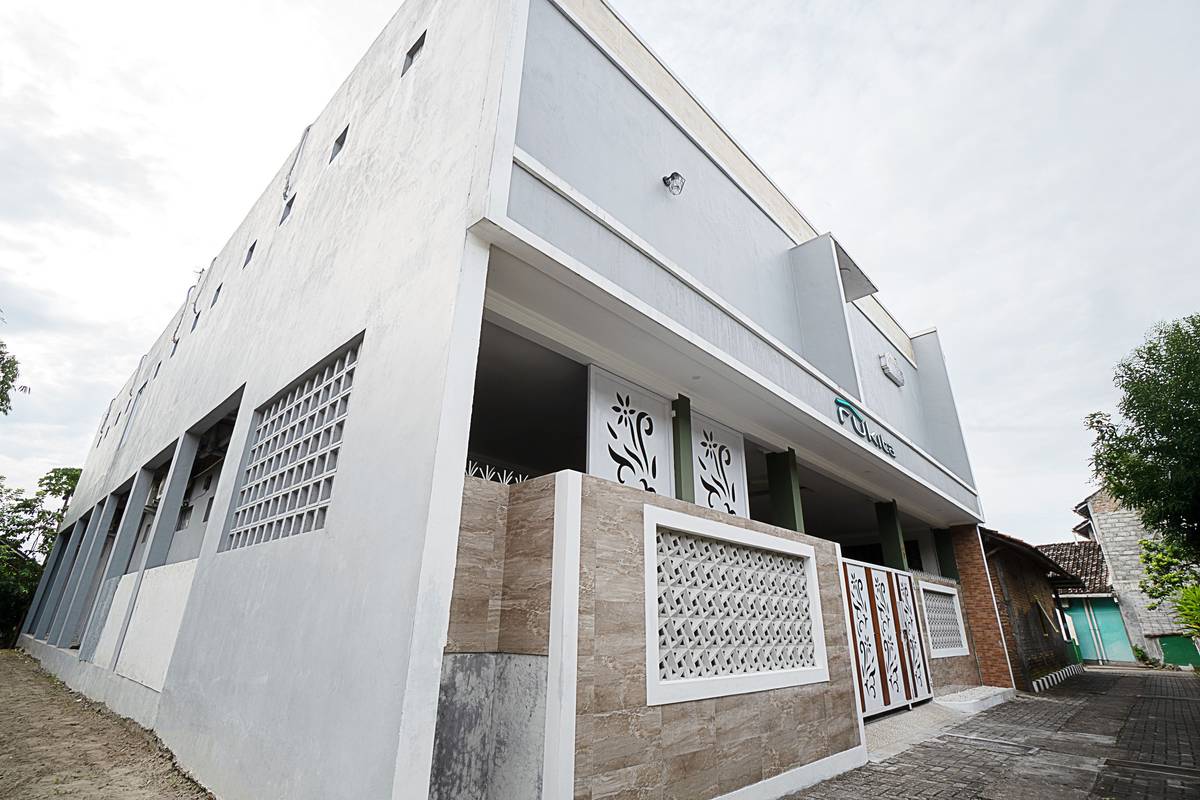 https://images.rukita.co/buildings/building/037d1523-c83.jpg