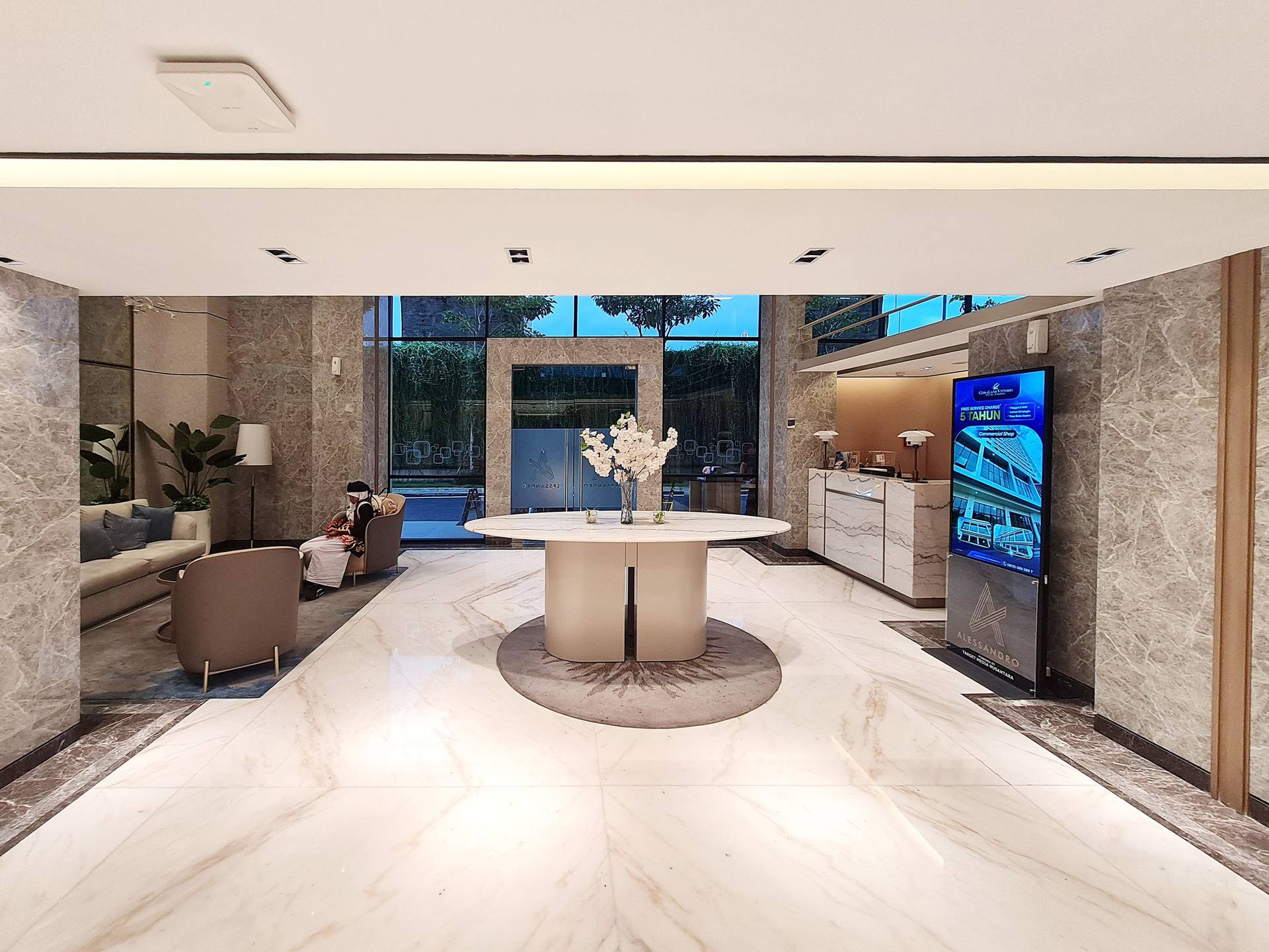 https://images.rukita.co/buildings/building/045ef92f-6bcc-4654-aa26-7b5a4254f22d.jpg