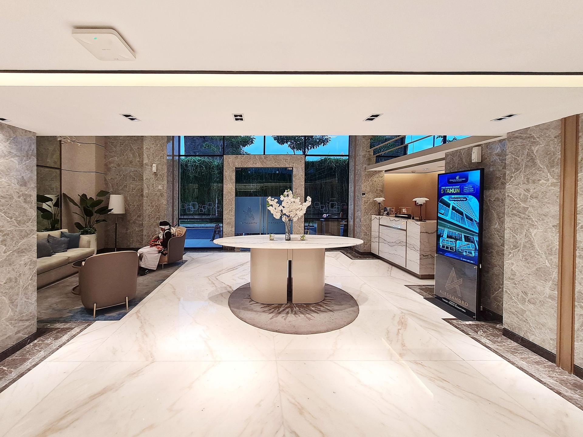 https://images.rukita.co/buildings/building/045ef92f-6bcc-4654-aa26-7b5a4254f22d.jpg