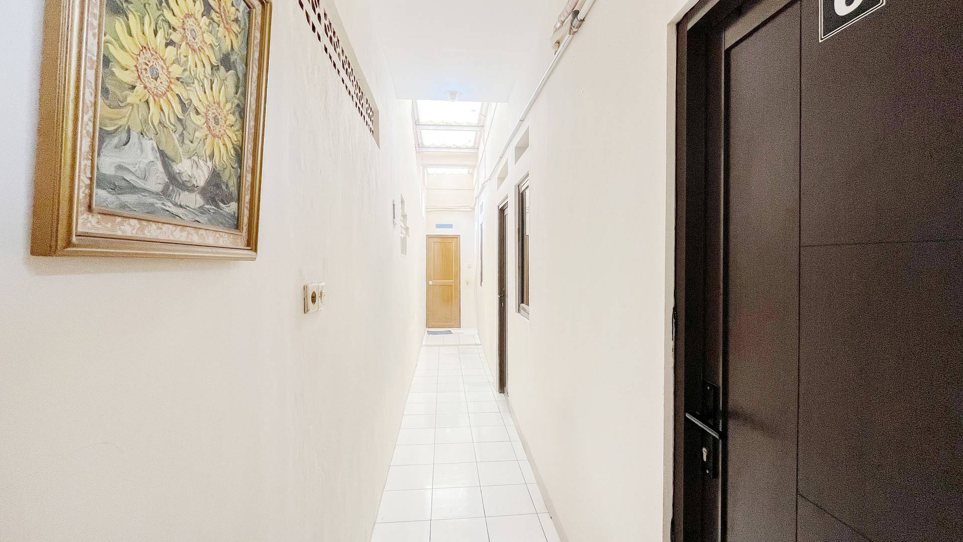 https://images.rukita.co/buildings/building/046dc7c3-117b-4c71-8a47-a8ccbcf62aa6.jpg
