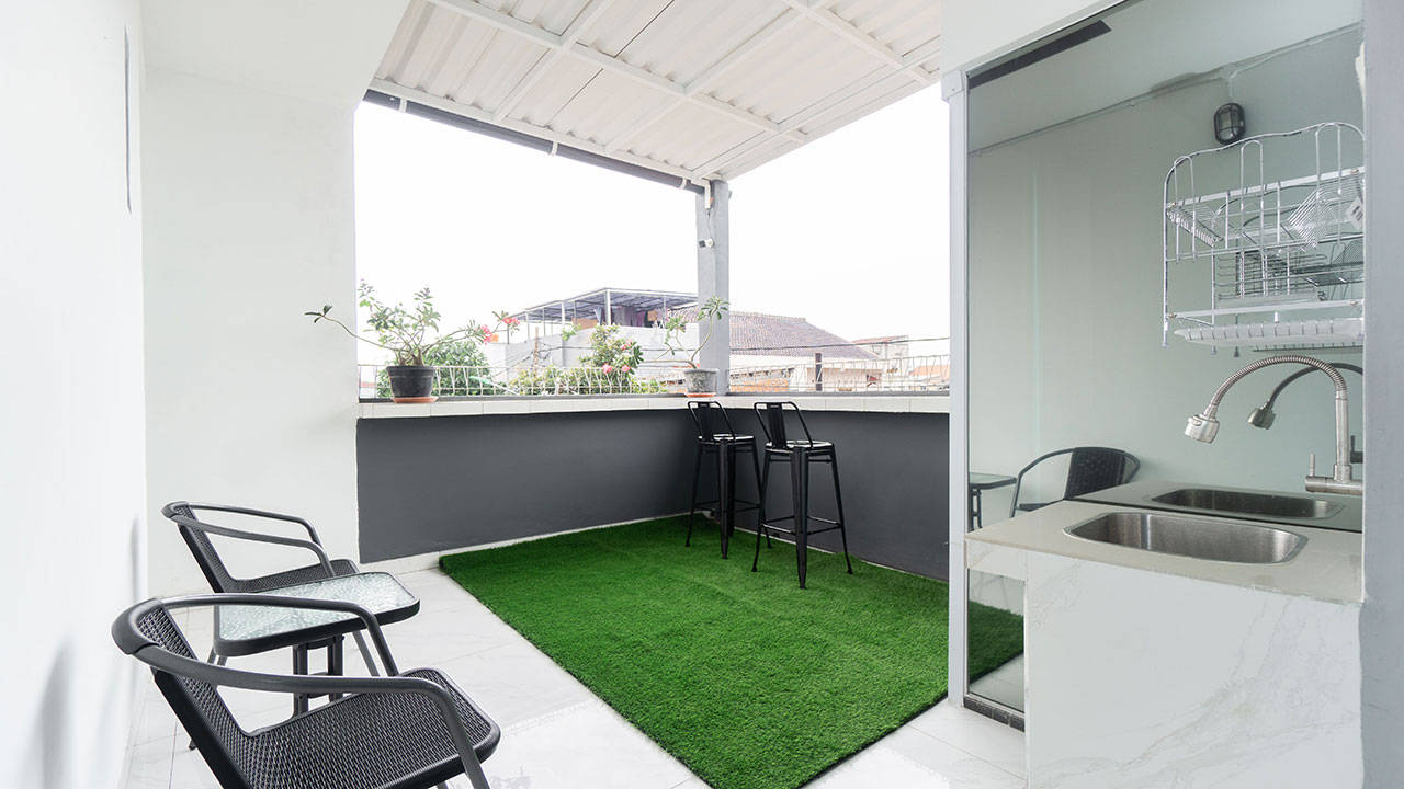https://images.rukita.co/buildings/building/04b21545-861.jpg