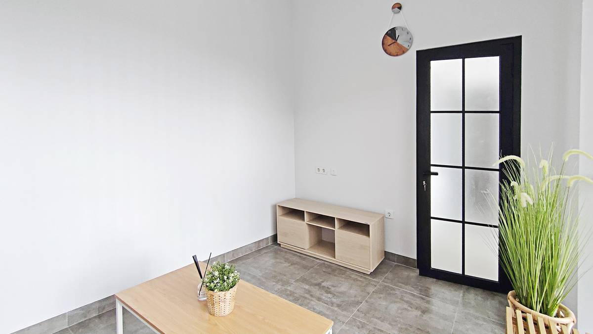 https://images.rukita.co/buildings/building/04caf364-d49.jpg