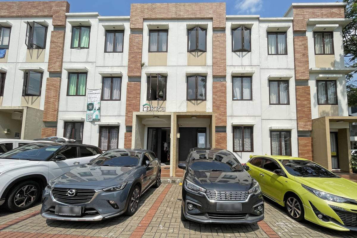 https://images.rukita.co/buildings/building/05834a28-7f9.jpg
