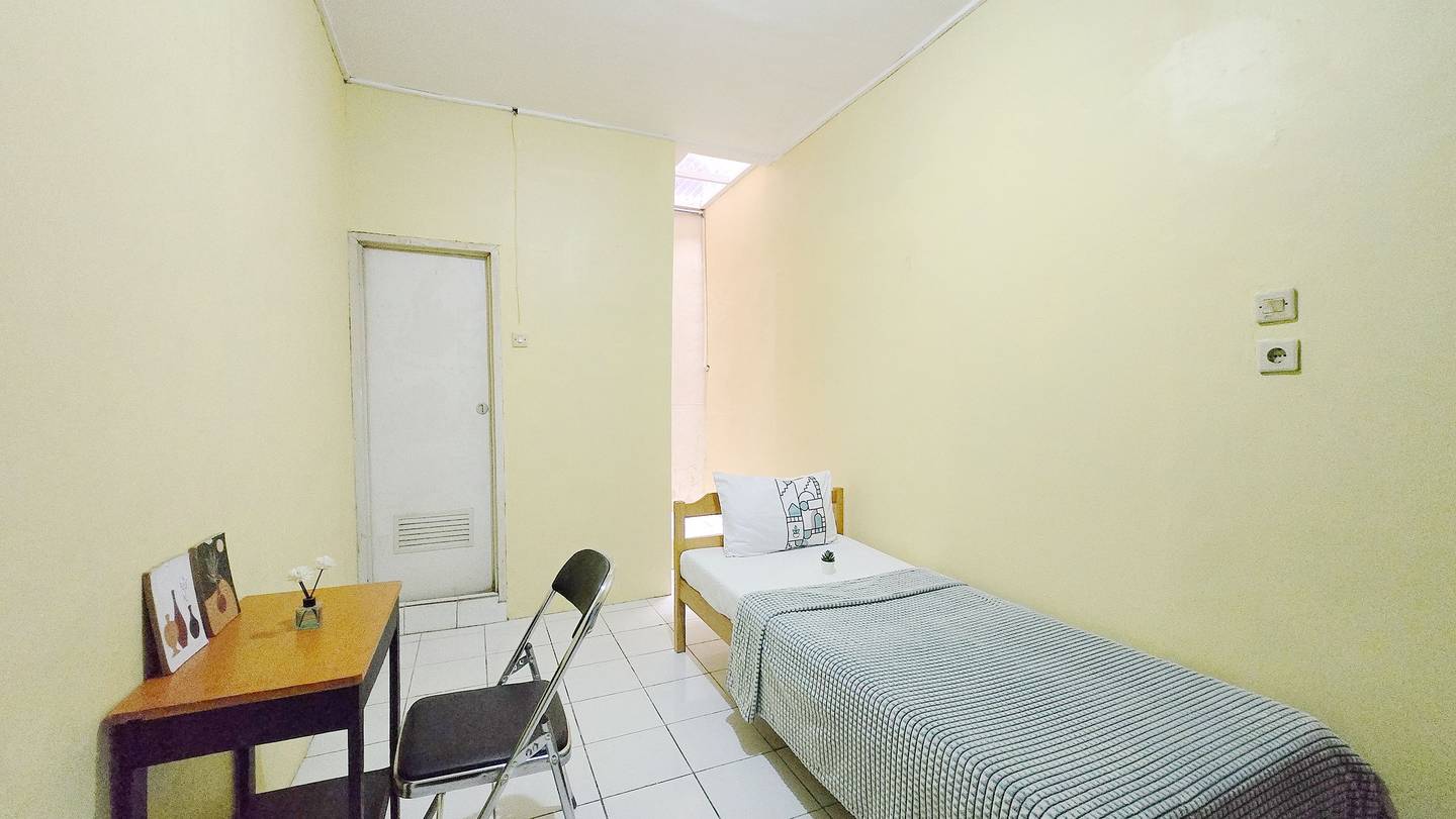 https://images.rukita.co/buildings/building/060df6a3-432.jpg