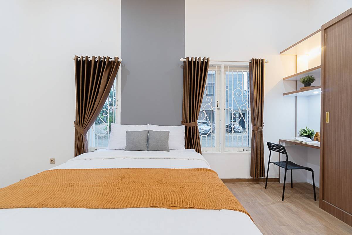https://images.rukita.co/buildings/building/0729f4a5-d7d.jpg