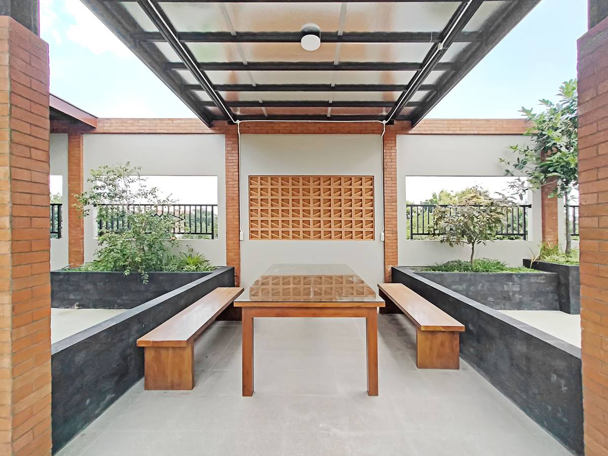 https://images.rukita.co/buildings/building/07b5b6c0-dd1.jpg