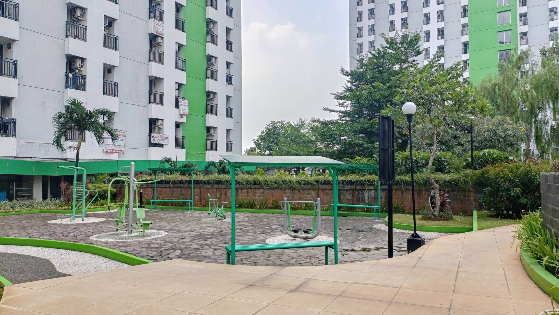 https://images.rukita.co/buildings/building/080e8580-6ba.jpg