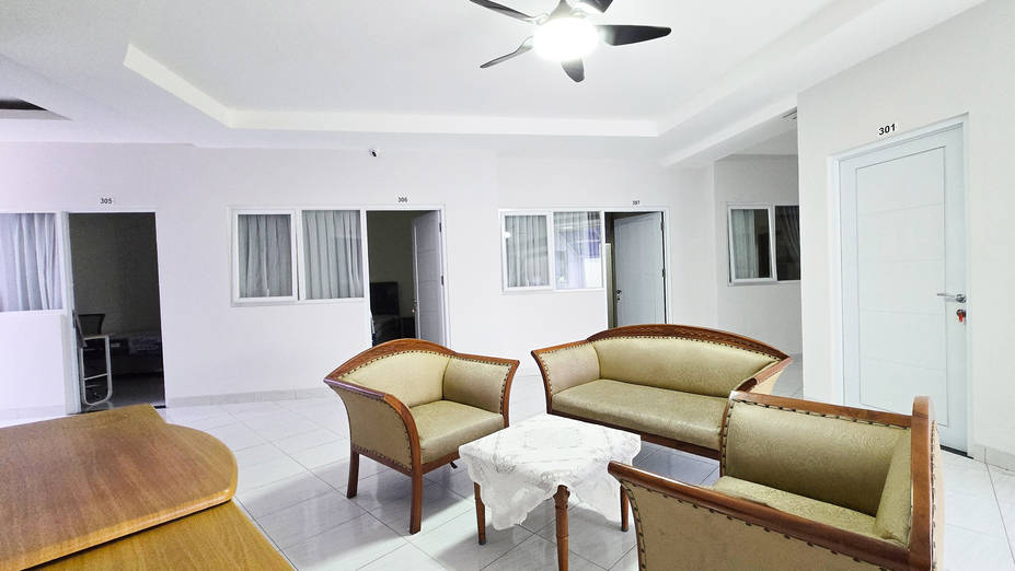 https://images.rukita.co/buildings/building/09438b71-940.jpg