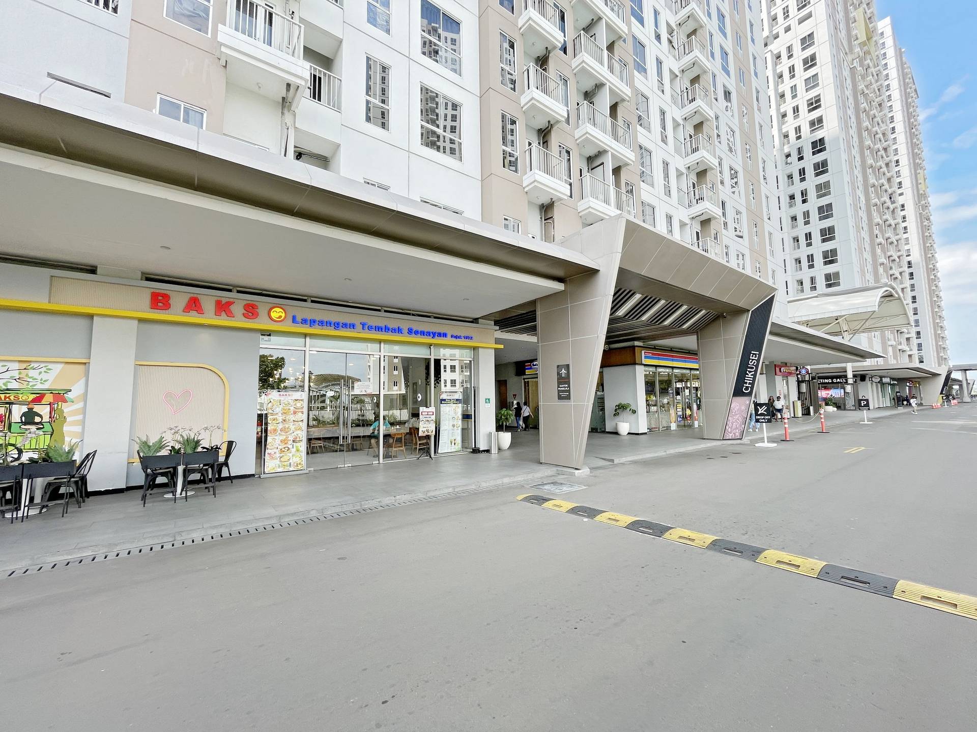 https://images.rukita.co/buildings/building/094e9a39-057.jpg