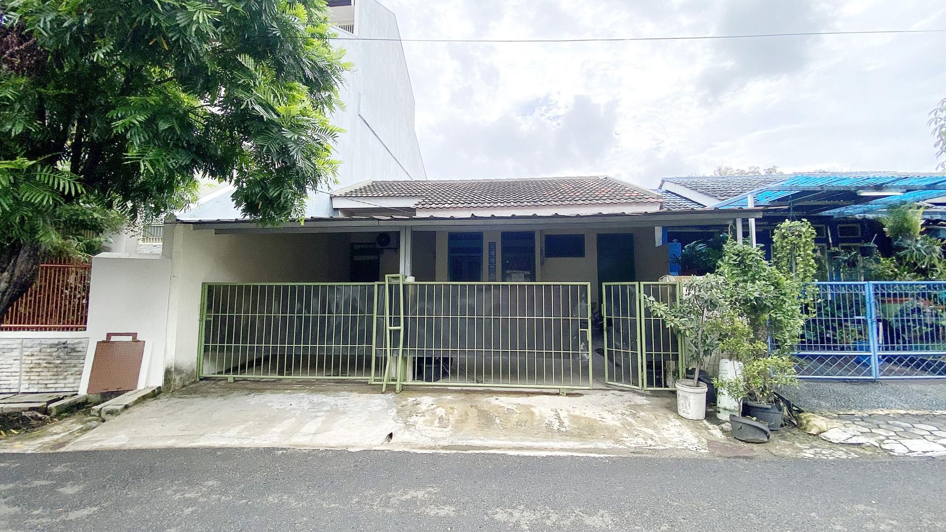 https://images.rukita.co/buildings/building/09b55089-8dfa-460c-a638-ff47b831ae7e.jpg
