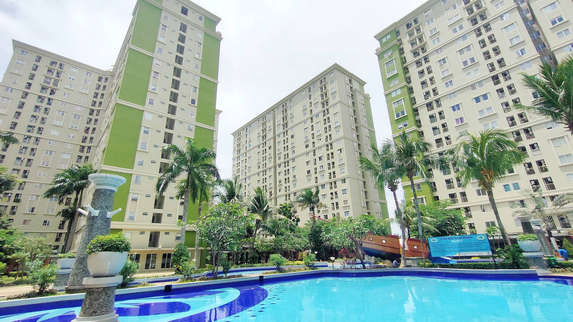https://images.rukita.co/buildings/building/0a260438-398.jpg