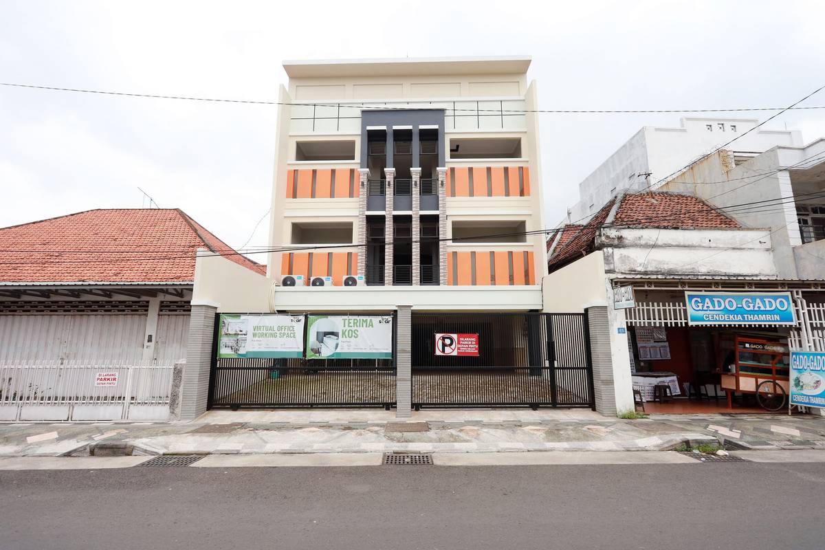 https://images.rukita.co/buildings/building/0a9feeac-06b.jpg