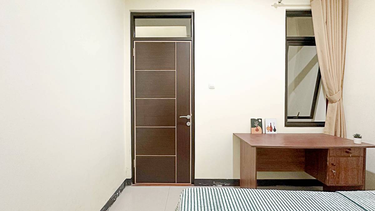 https://images.rukita.co/buildings/building/0b87da90-3ef.jpg