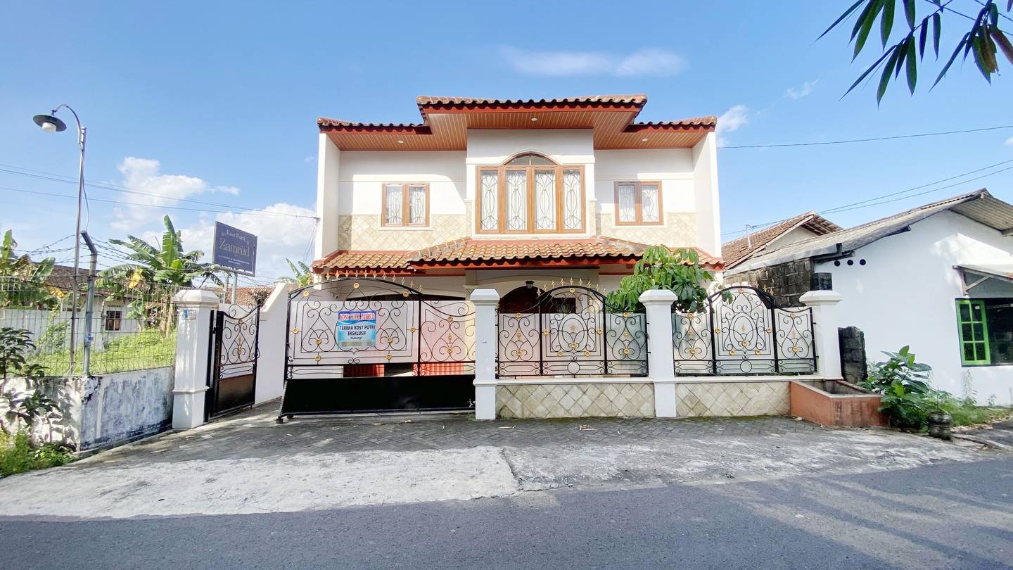 https://images.rukita.co/buildings/building/0bdbc0a3-56a.jpg