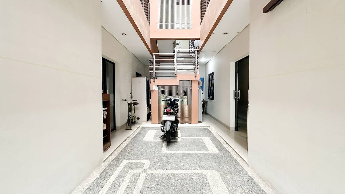 https://images.rukita.co/buildings/building/0d4d5560-886.jpg