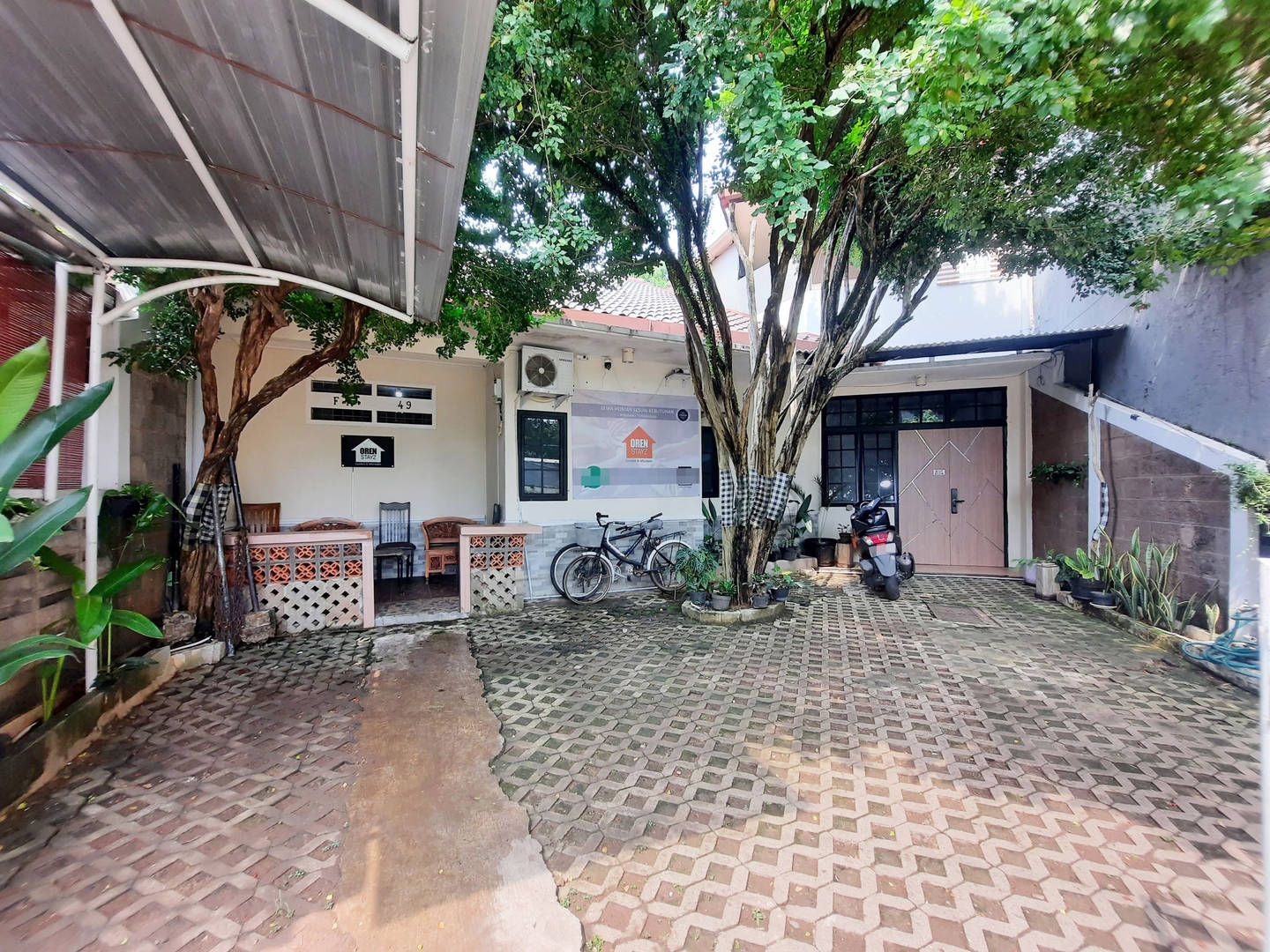 https://images.rukita.co/buildings/building/0db84944-d2e.jpg