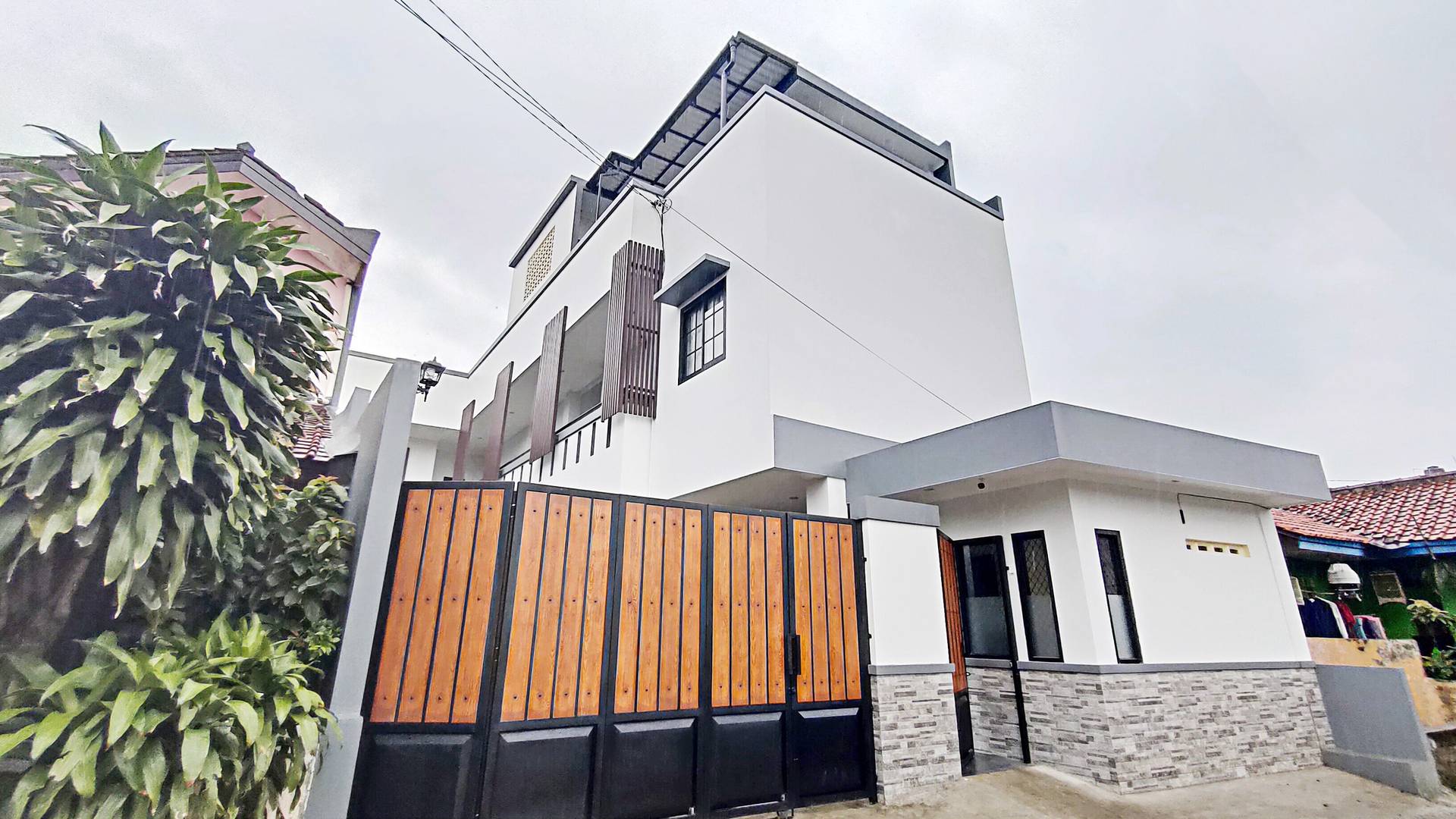 https://images.rukita.co/buildings/building/0e09a4bf-5cf.jpg