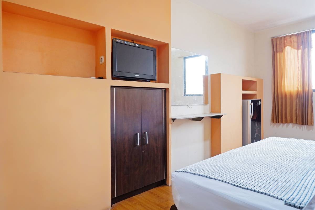 https://images.rukita.co/buildings/building/0f18fd8e-c7c.jpg