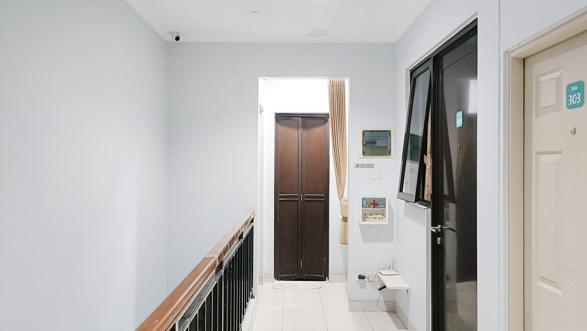 https://images.rukita.co/buildings/building/0f6bccd8-f34f-4d80-a086-6f3e239d1215.jpg