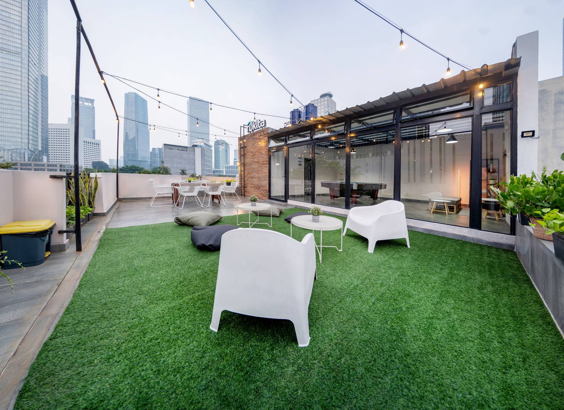 https://images.rukita.co/buildings/building/0fbcd78d-890.jpg