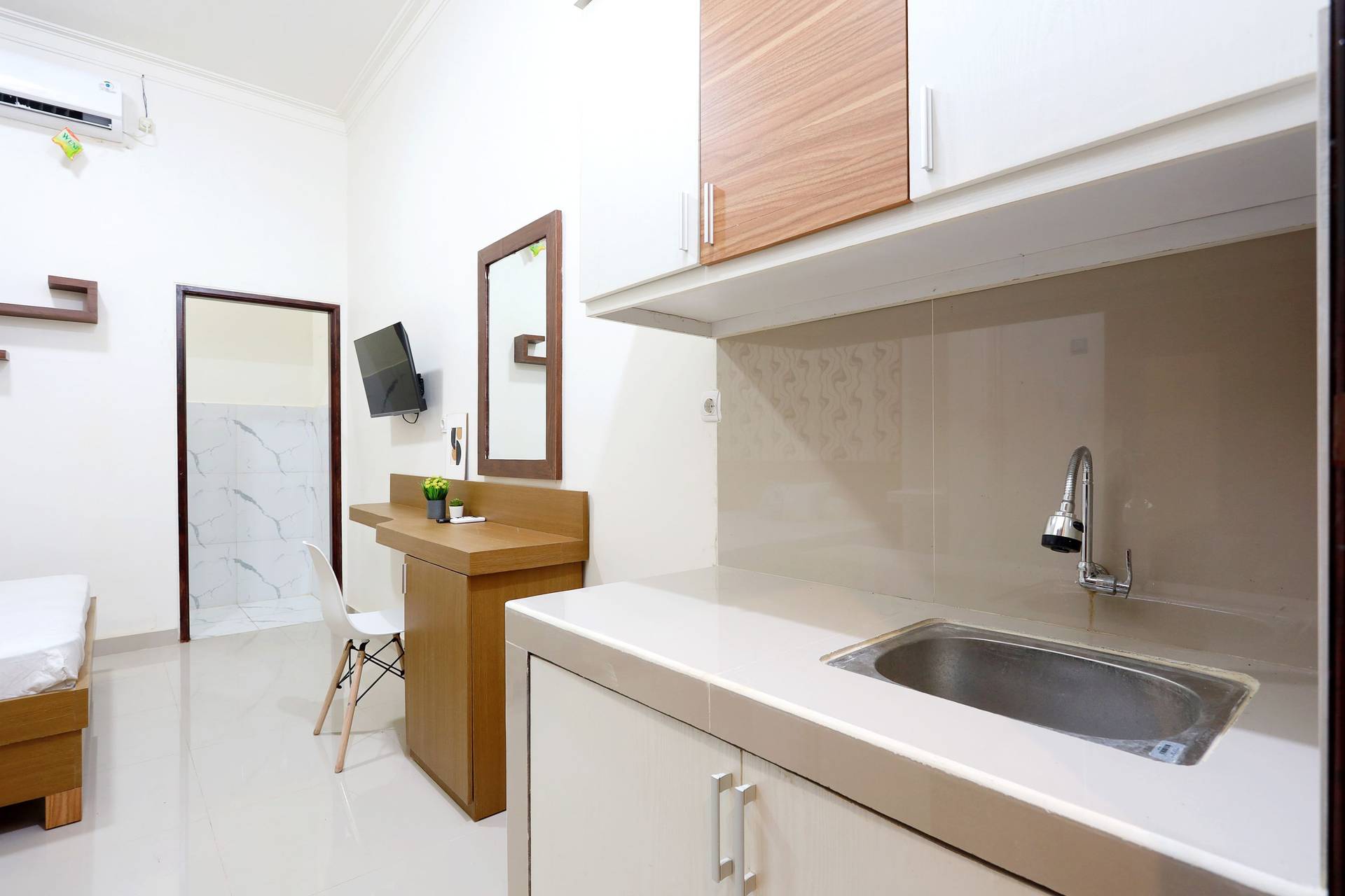 https://images.rukita.co/buildings/building/0ff24bda-7007-49d3-90db-5d99503f91fa.jpg