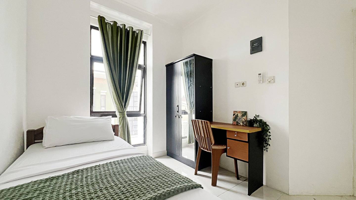 https://images.rukita.co/buildings/building/103c1e14-09a.jpg
